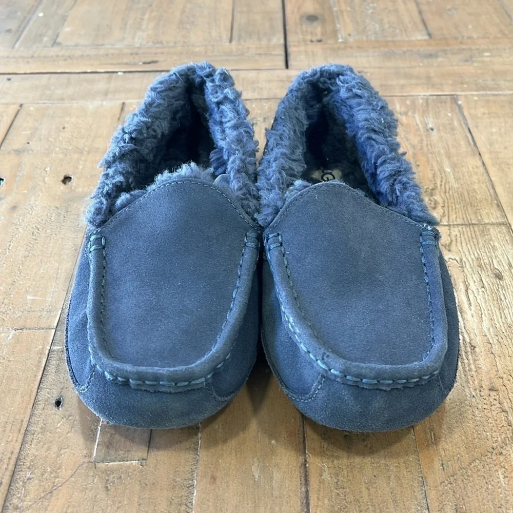 Ugg ascot navy suede slippers